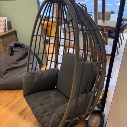 Showroom Clearance: Cranleigh Hanging Chair Showroom Clearance: Cranleigh Hanging Chair