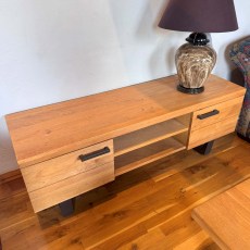 Showroom Clearance: Thames Oak TV Unit Showroom Clearance: Thames Oak TV Unit