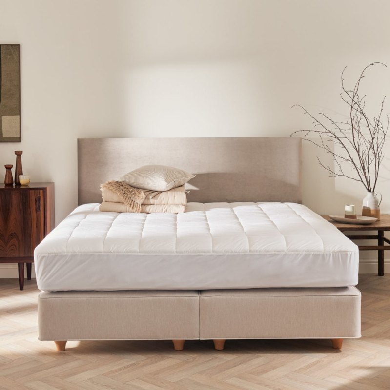 Vispring Luxury Skirted Mattress Protector Vispring Luxury Skirted Mattress Protector