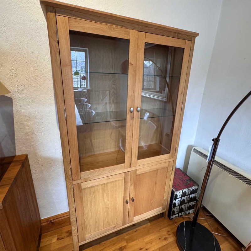 Showroom Clearance: Sulis Oak Display Cabinet Showroom Clearance: Sulis Oak Display Cabinet